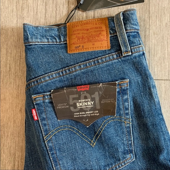 NWT Levi 501 - Picture 4 of 4